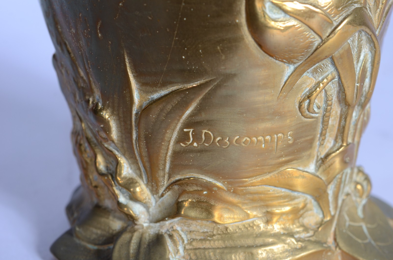 Vaso de bronze dourado Art Nouveau, decorado com paisagem costeira... - foto 6 de 8