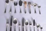 Vix,  - Faqueiro de prata Vix 90, composto de: 12 facas, 12 garfos, 12 colheres grandes; 11 facas, 10 garfos, 12 colheres de sobremesa; 12 garfos, 12 facas pa