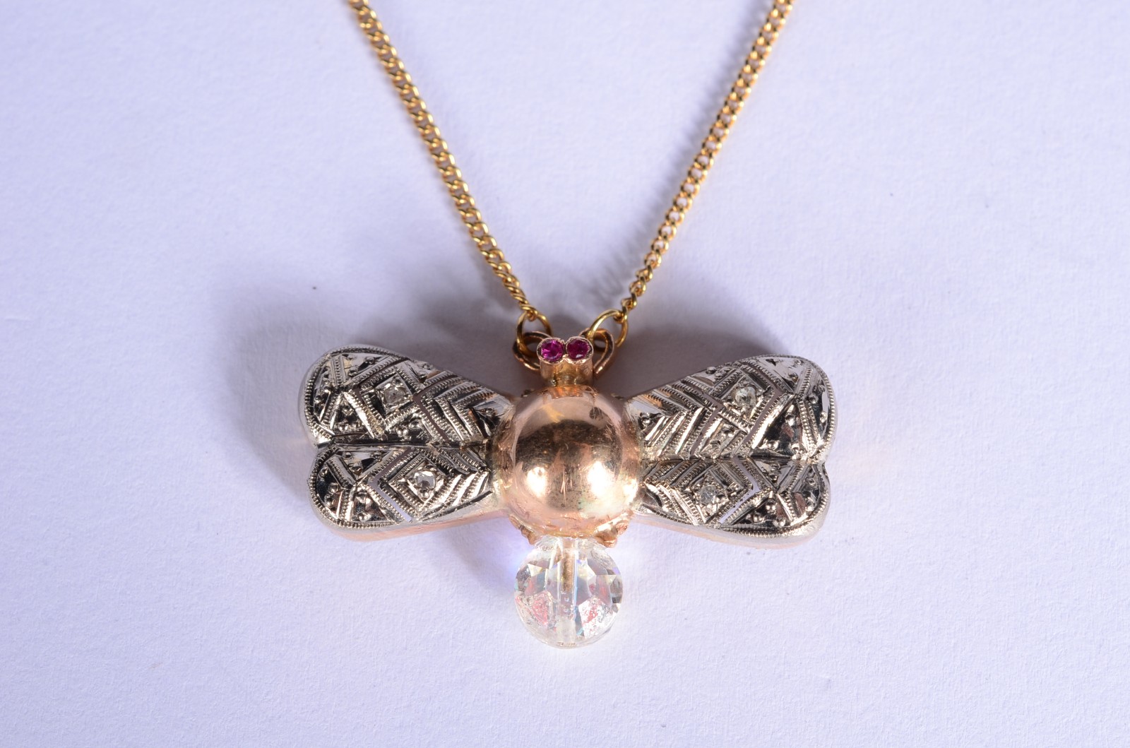 Colar com pendente feitio abelha de ouro 18 k., malha grumet. (Por... - foto 1 de 6