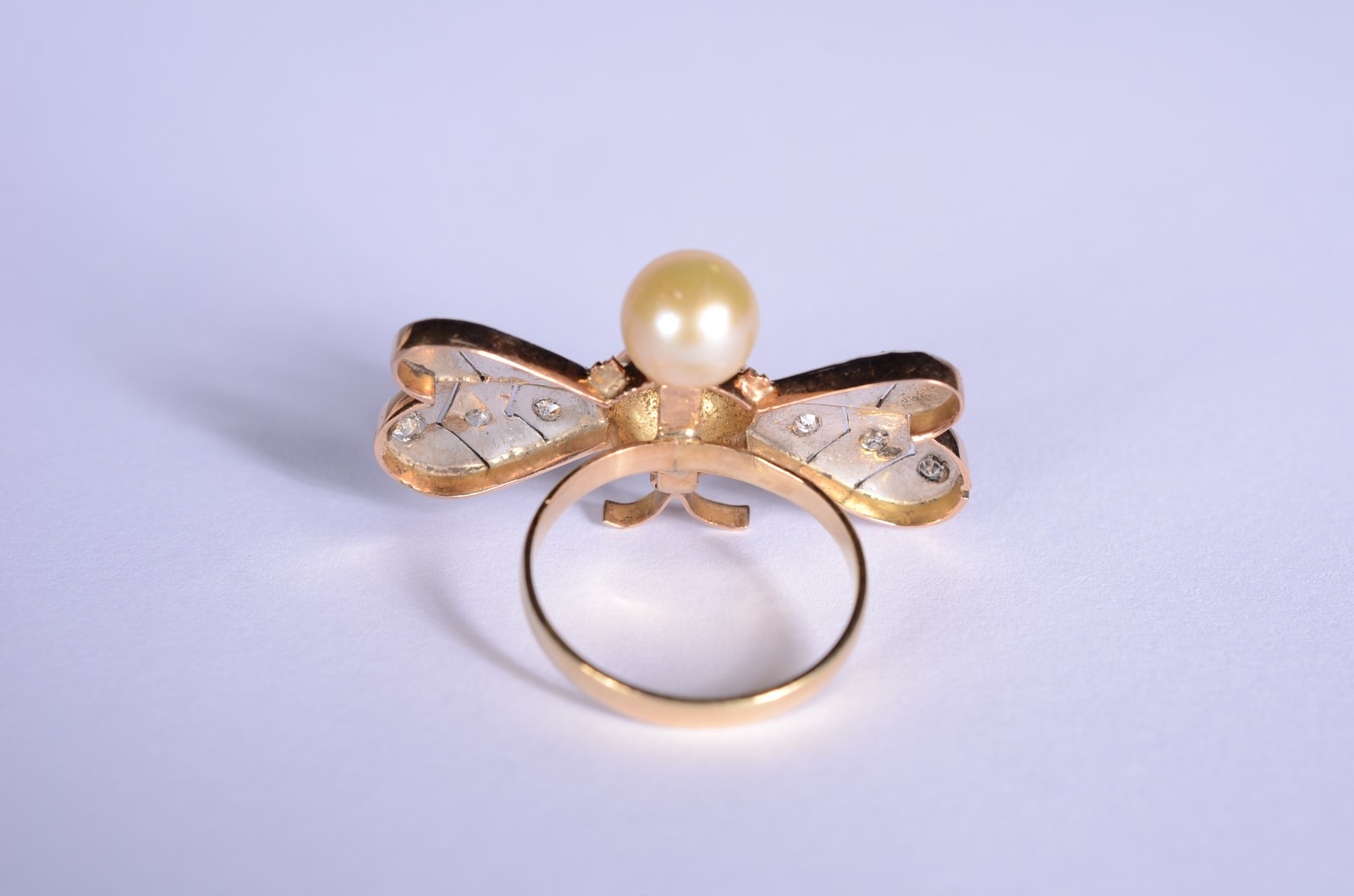 Anel de ouro 18 k., abelha grande com brilhantes nas asas, olhos de... - foto 3 de 7
