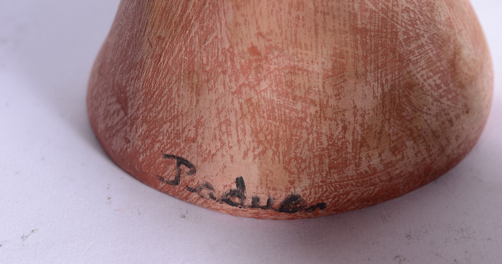 Cinco esculturas, sendo: 3 de pedras e 2 de cerâmica. - foto 10 de 10