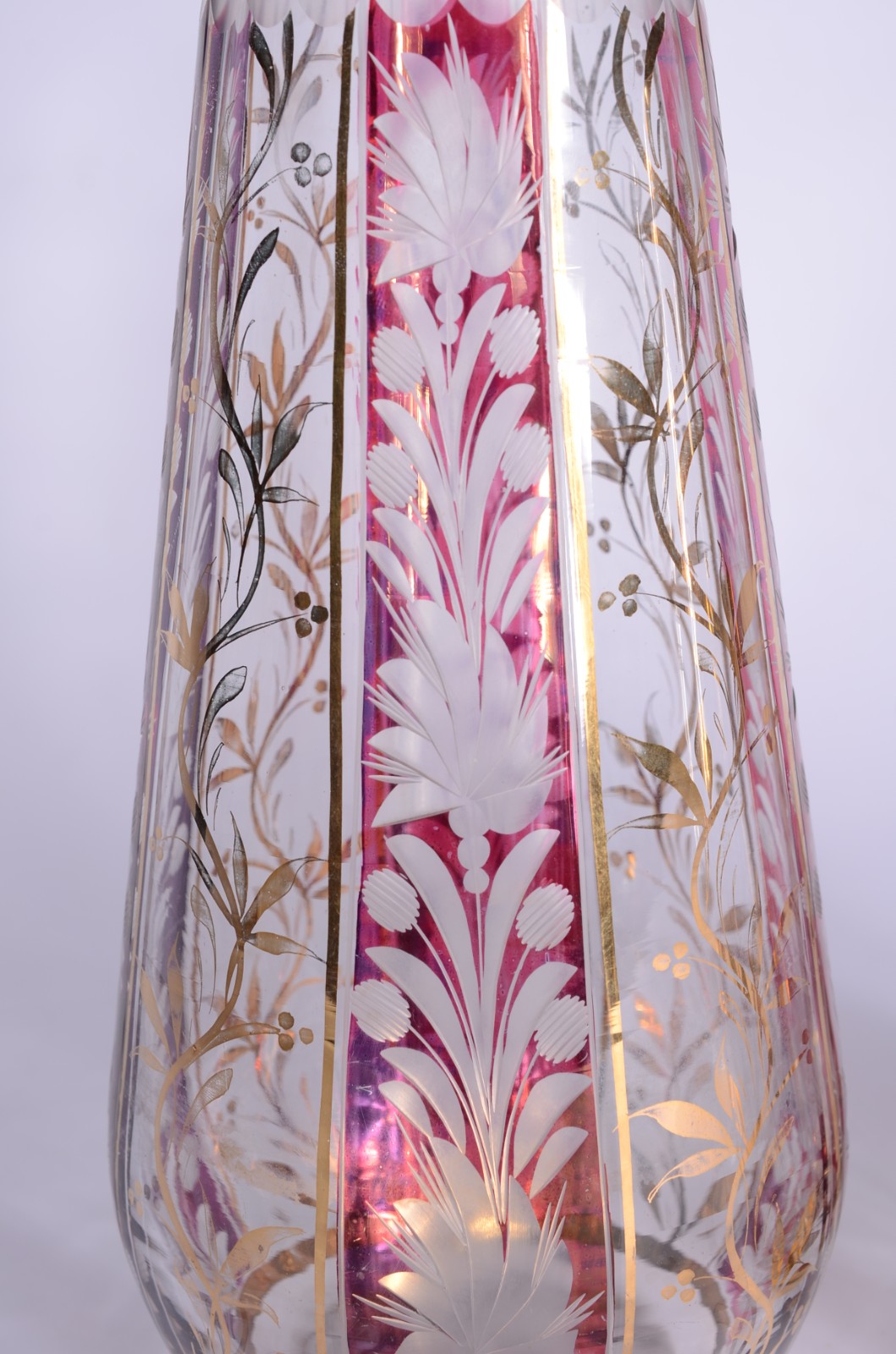 Par de jarras de cristal com detalhes rosa e dourado. - foto 5 de 7