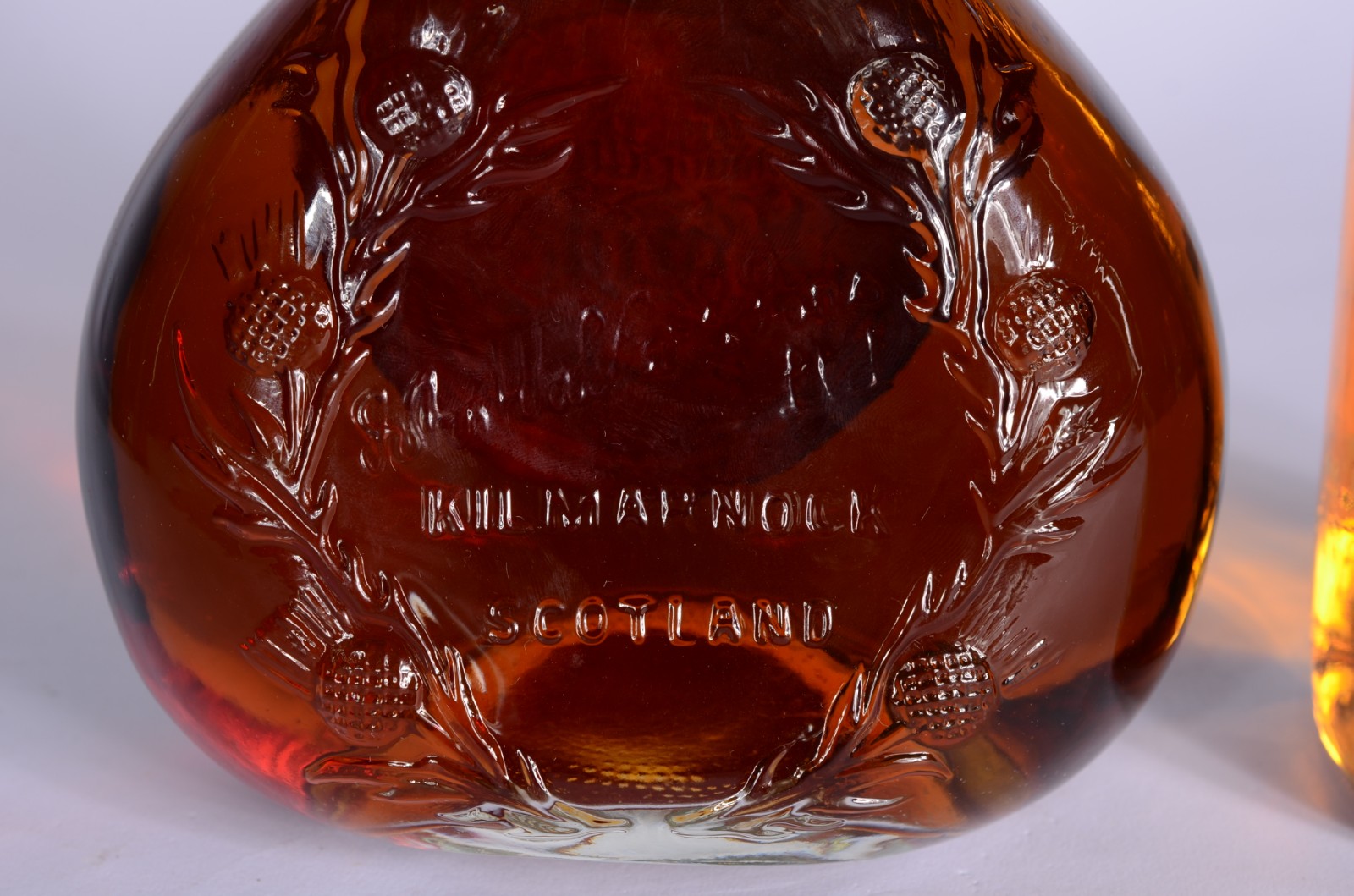 Duas garrafas de Whisky: Swing e Bells. - foto 7 de 8