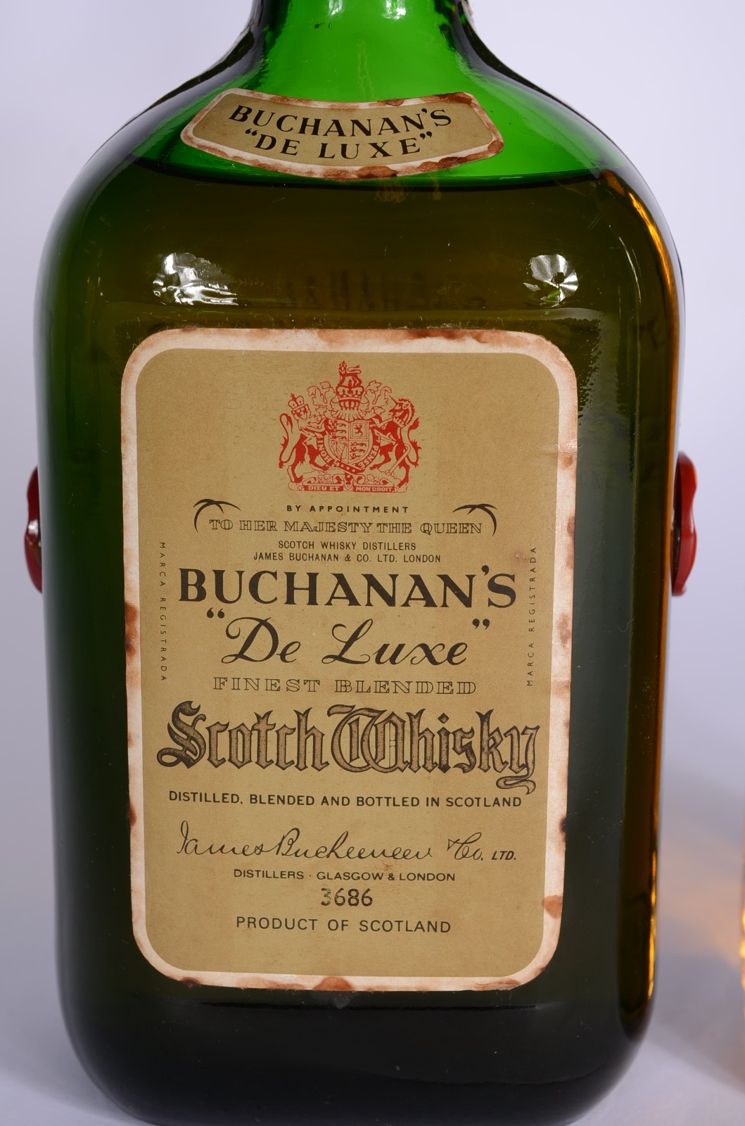 Duas garrafas de Whisky. - foto 2 de 8