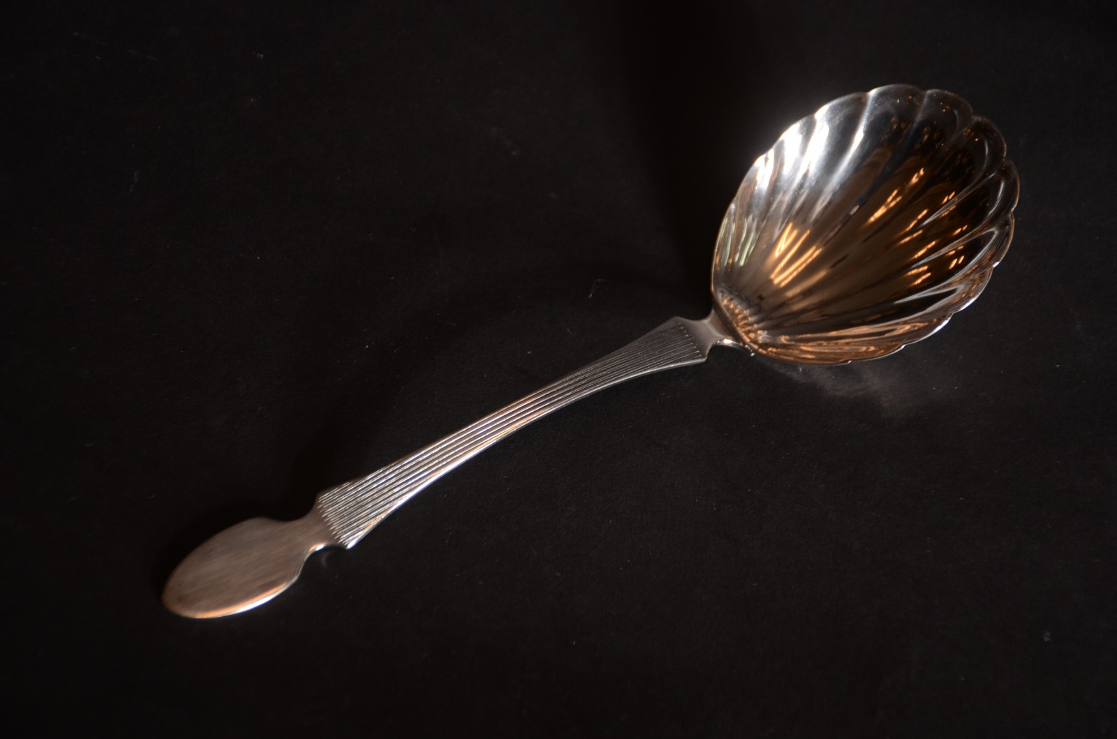 Saladeira de cristal com presentoir e colher. - foto 4 de 9