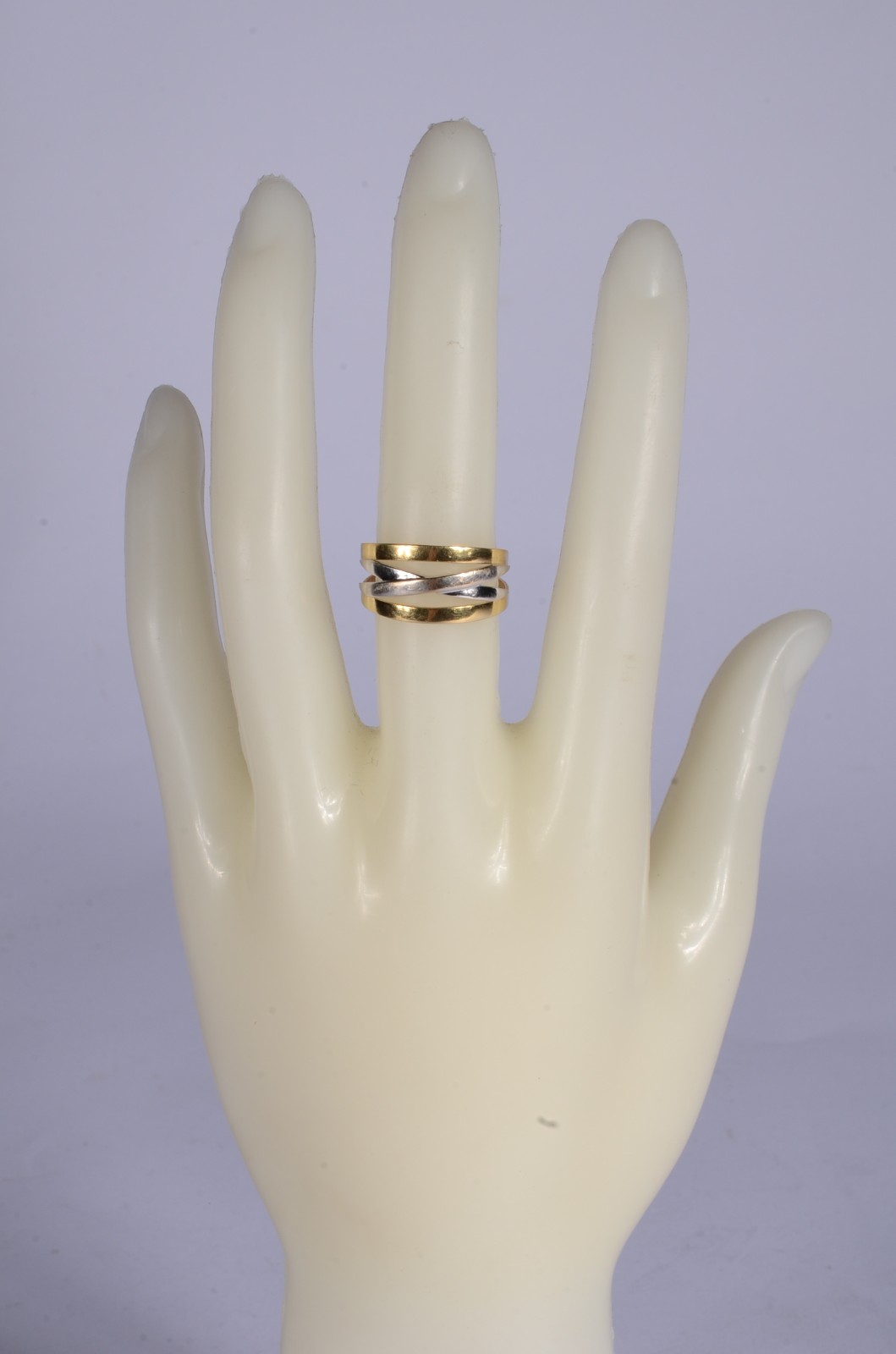 Anel de ouro 18 k., contraste 750 mls feitio "X" em ouro branco, aro... - foto 7 de 7