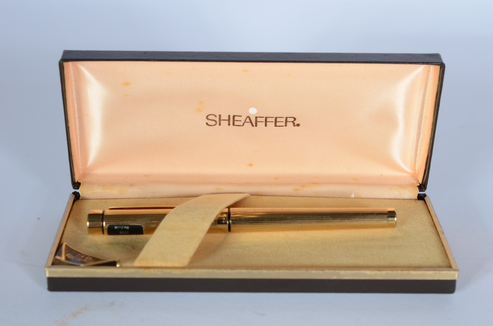 Caneta tinteiro Sheaffers dourada com pena de ouro 14 k. (Por motivos... - foto 2 de 10