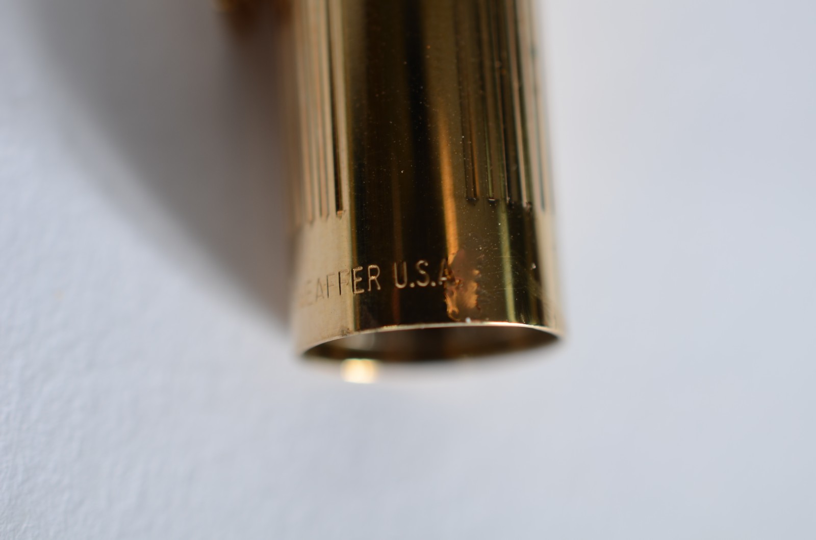 Caneta tinteiro Sheaffers dourada com pena de ouro 14 k. (Por motivos... - foto 5 de 10