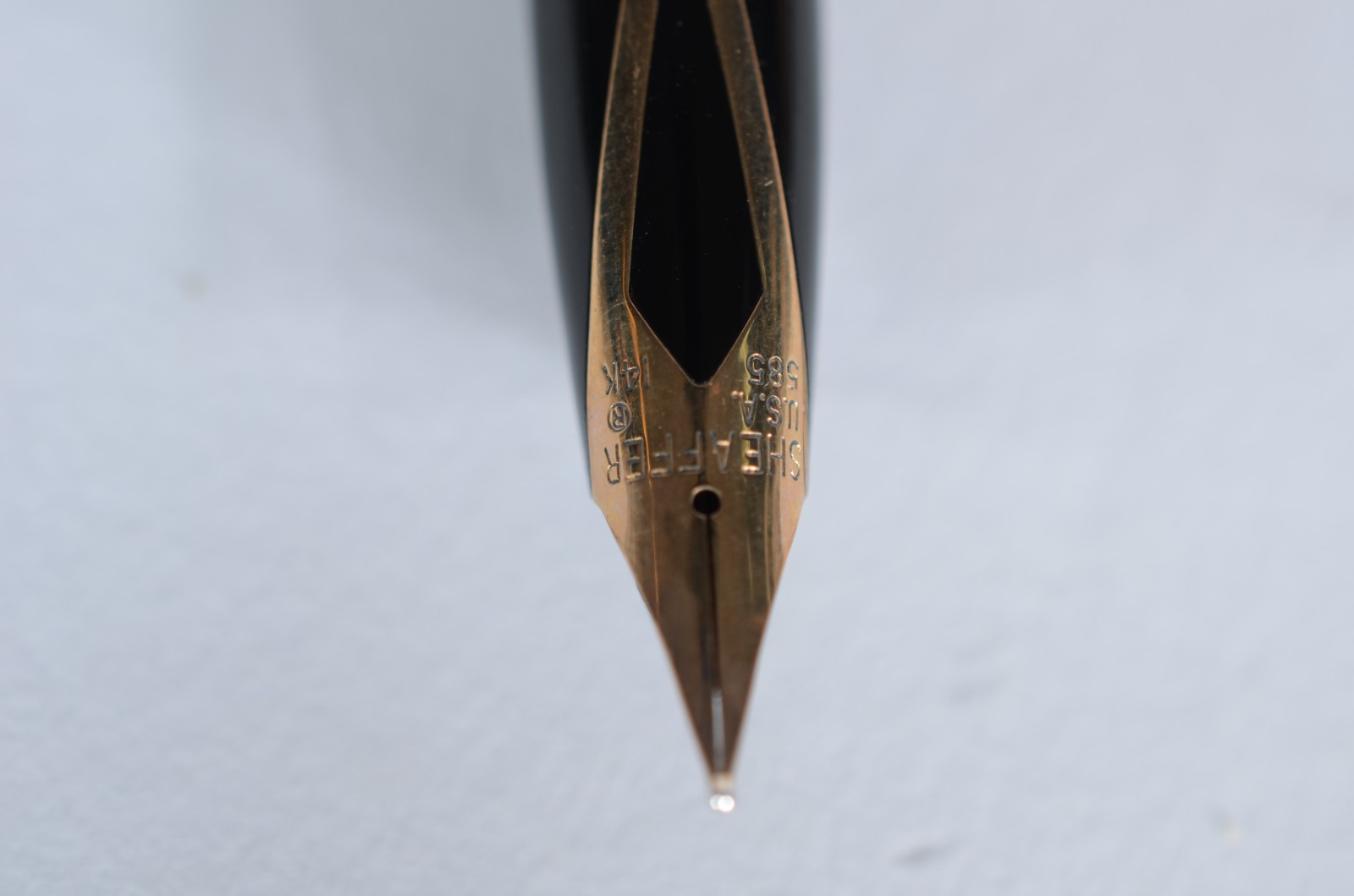Caneta tinteiro Sheaffers dourada com pena de ouro 14 k. (Por motivos... - foto 6 de 10