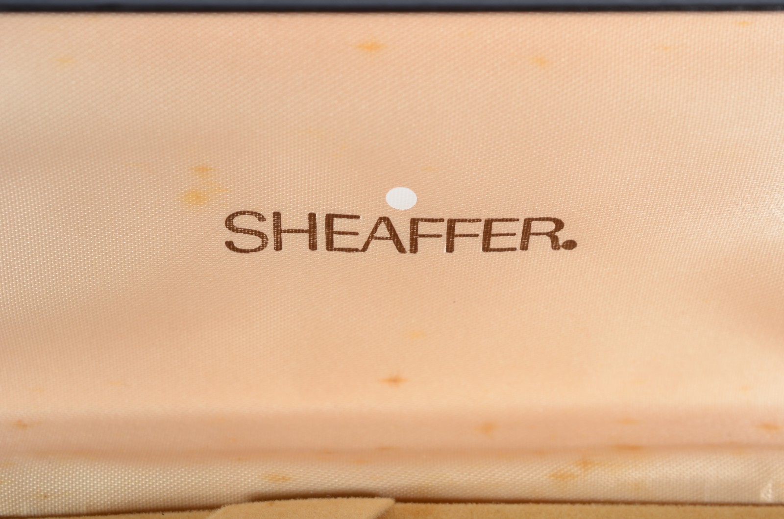 Caneta tinteiro Sheaffers dourada com pena de ouro 14 k. (Por motivos... - foto 8 de 10