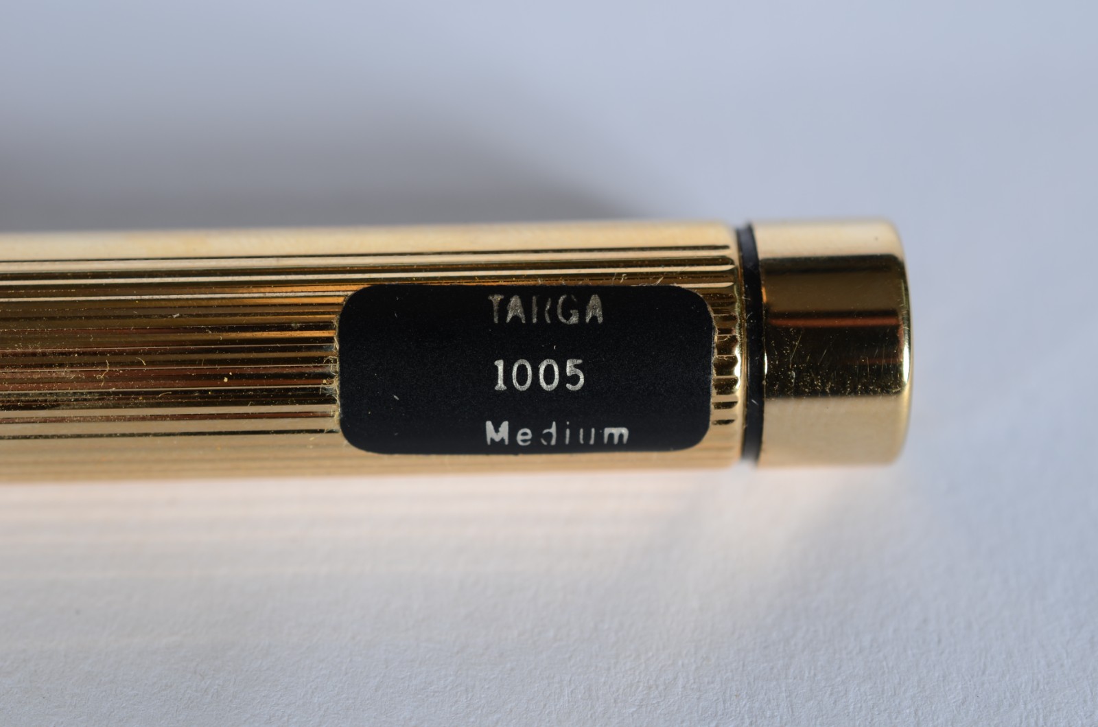 Caneta tinteiro Sheaffers dourada com pena de ouro 14 k. (Por motivos... - foto 9 de 10