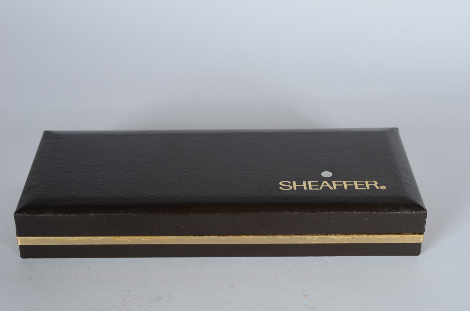 Caneta tinteiro Sheaffers dourada com pena de ouro 14 k. (Por motivos... - foto 10 de 10