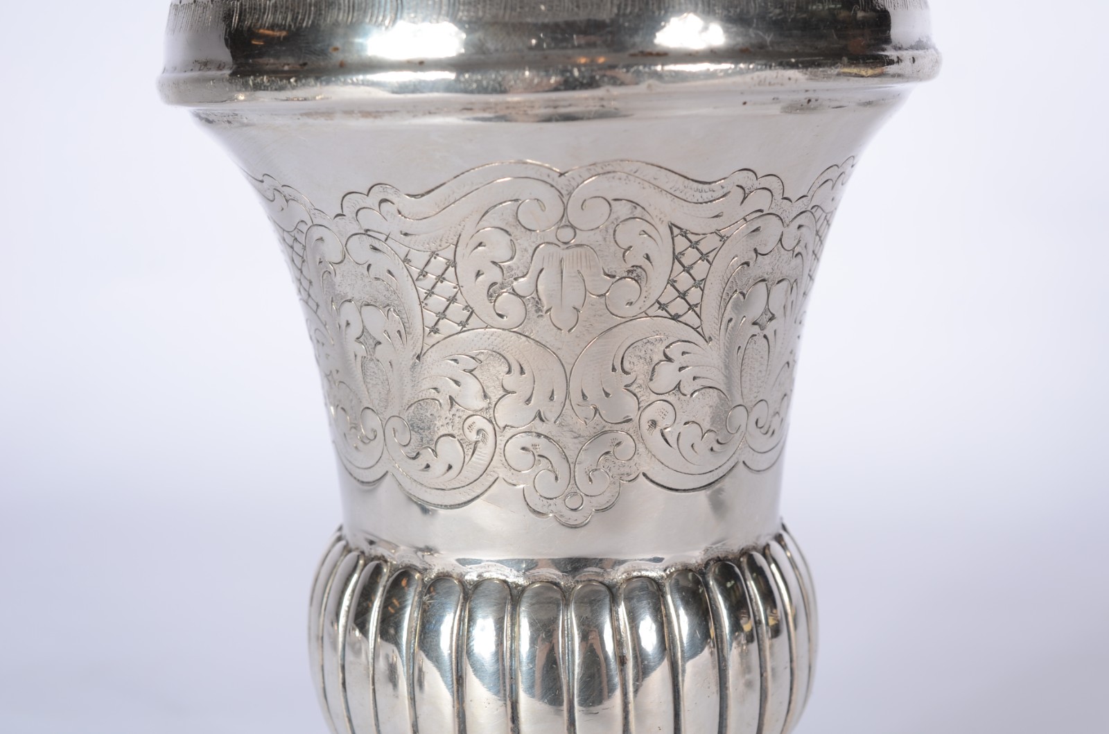 Vaso de prata, contraste 833 mls. Peso da prata: 390 g. (Por motivos... - foto 2 de 7