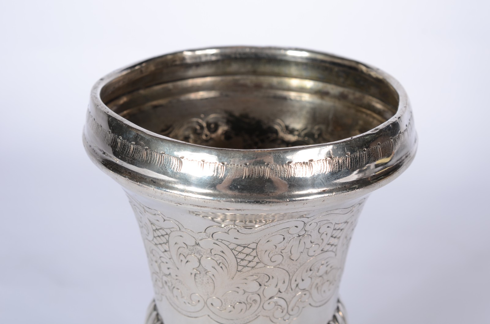 Vaso de prata, contraste 833 mls. Peso da prata: 390 g. (Por motivos... - foto 5 de 7