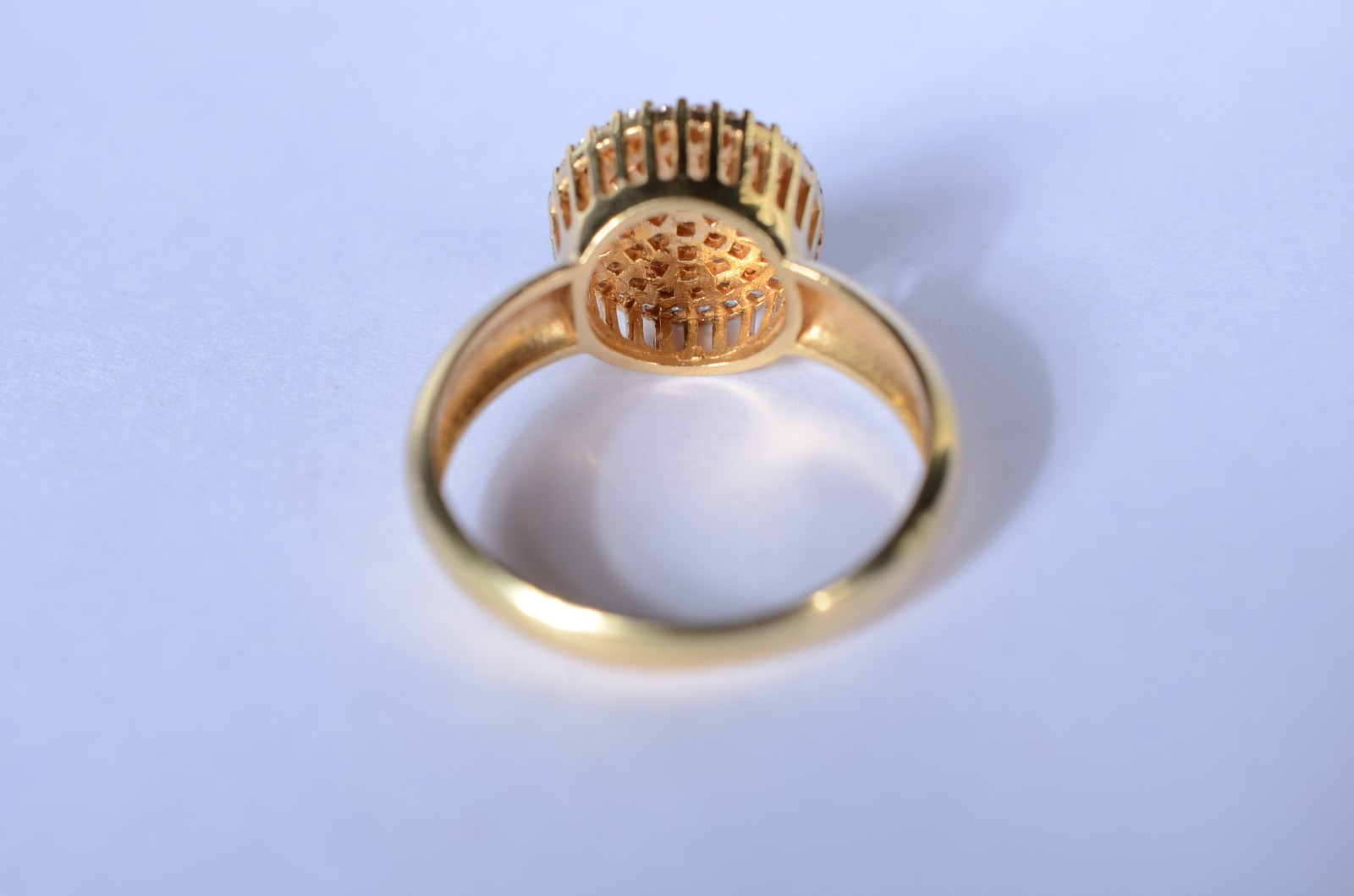 Anel de ouro 18 k., contraste 750 mls feitio chuveiro com safiras... - foto 4 de 6