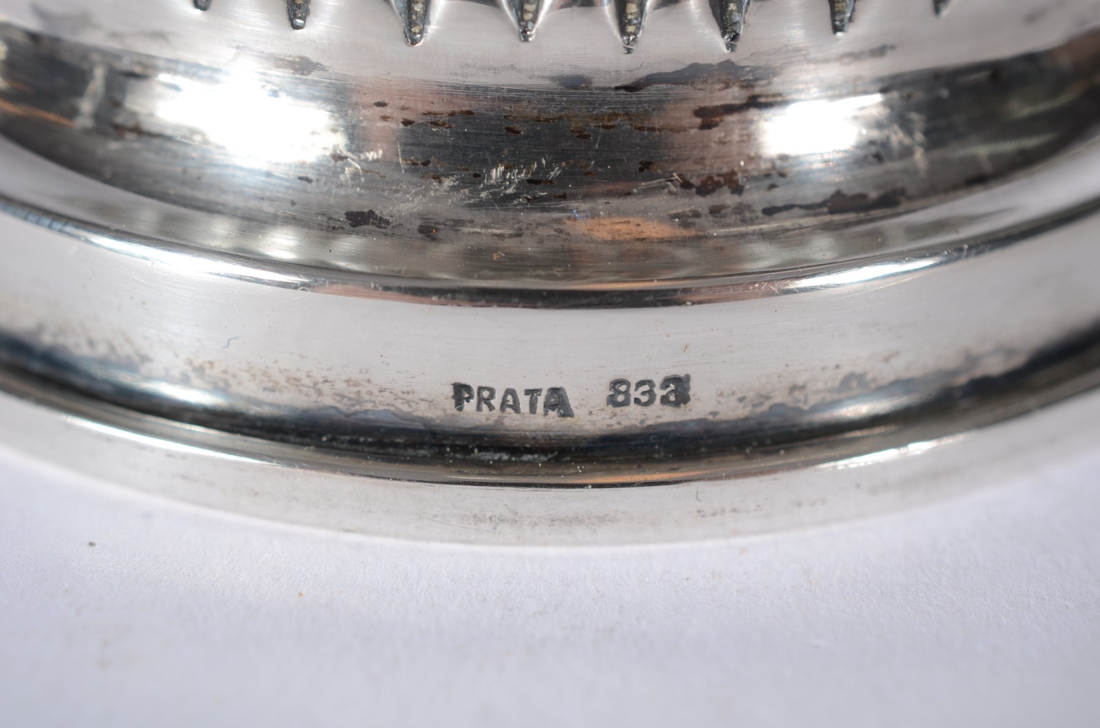 Par de castiçais de prata, contraste 833 mls. Peso da prata: 270 g... - foto 5 de 5