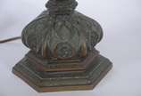 Abatjour base de bronze com cúpula. - Abatjour base de bronze com cúpula.