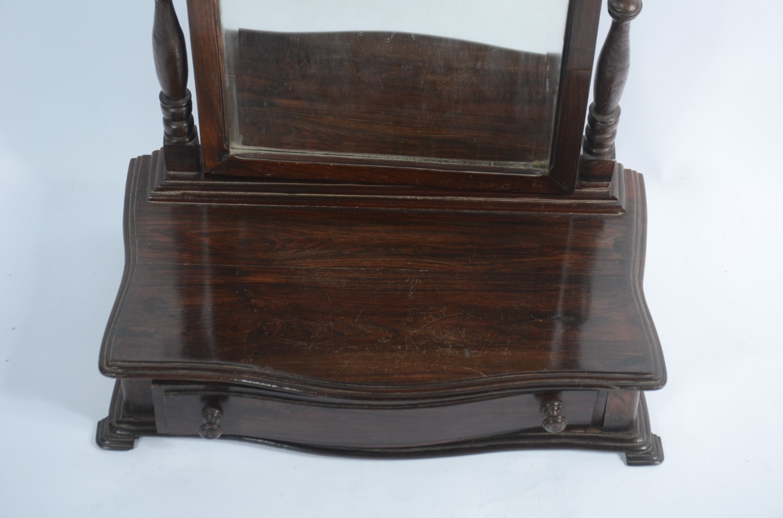 Penteadeira para cima de móvel de madeira nobre, espelho de cristal... - foto 4 de 6