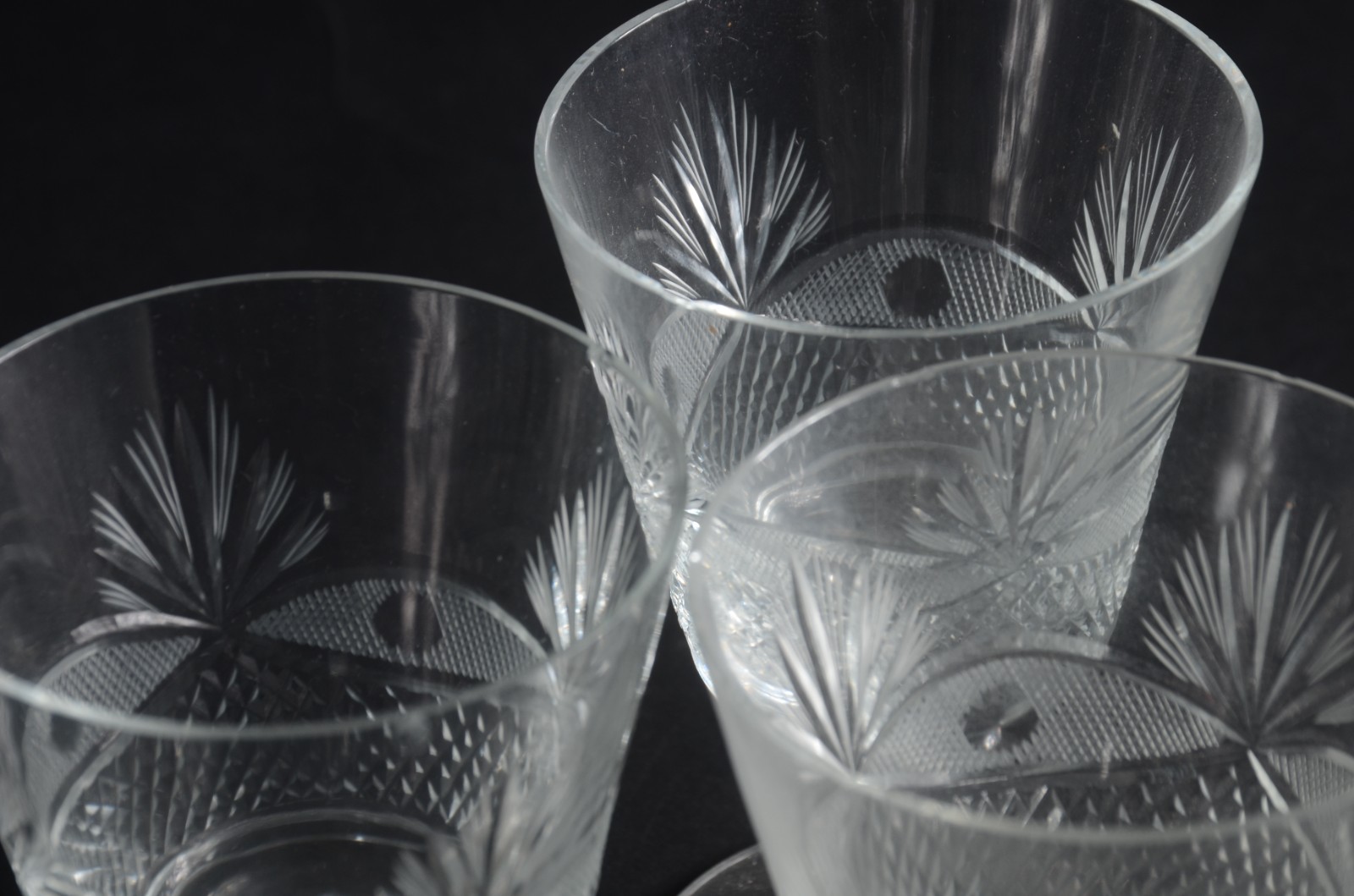 Serviço de cristal, composto de: 6 taças para água, 9 para vinho, 12... - foto 4 de 7