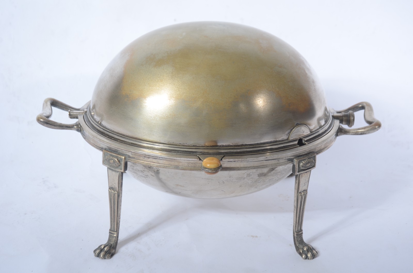 Terrina de metal prateado, corpo oval com tampa giratória e parte... - foto 1 de 4