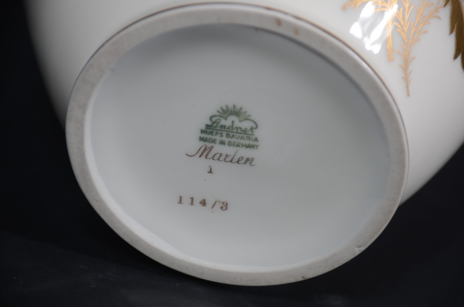Vaso de porcelana alemã Lindener Kueps Bavaria, ornamento com florões... - foto 5 de 6