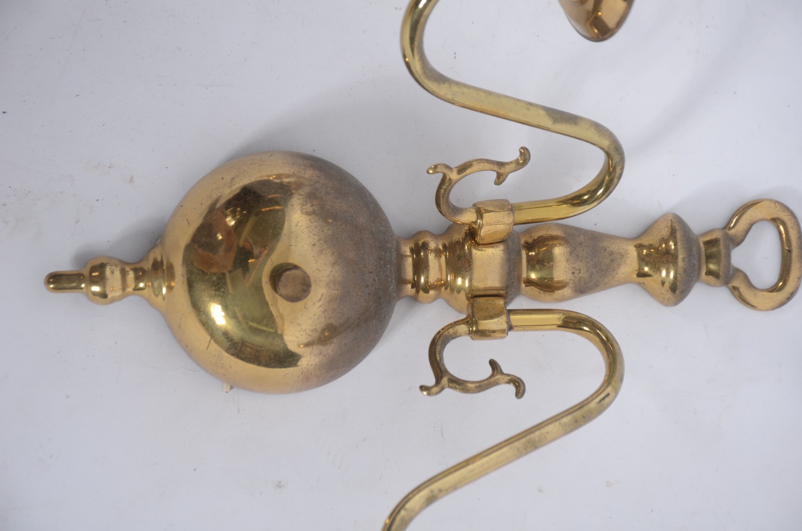 Lustre de metal dourado estilo Holandês. Acompanham par de apliques... - foto 7 de 9