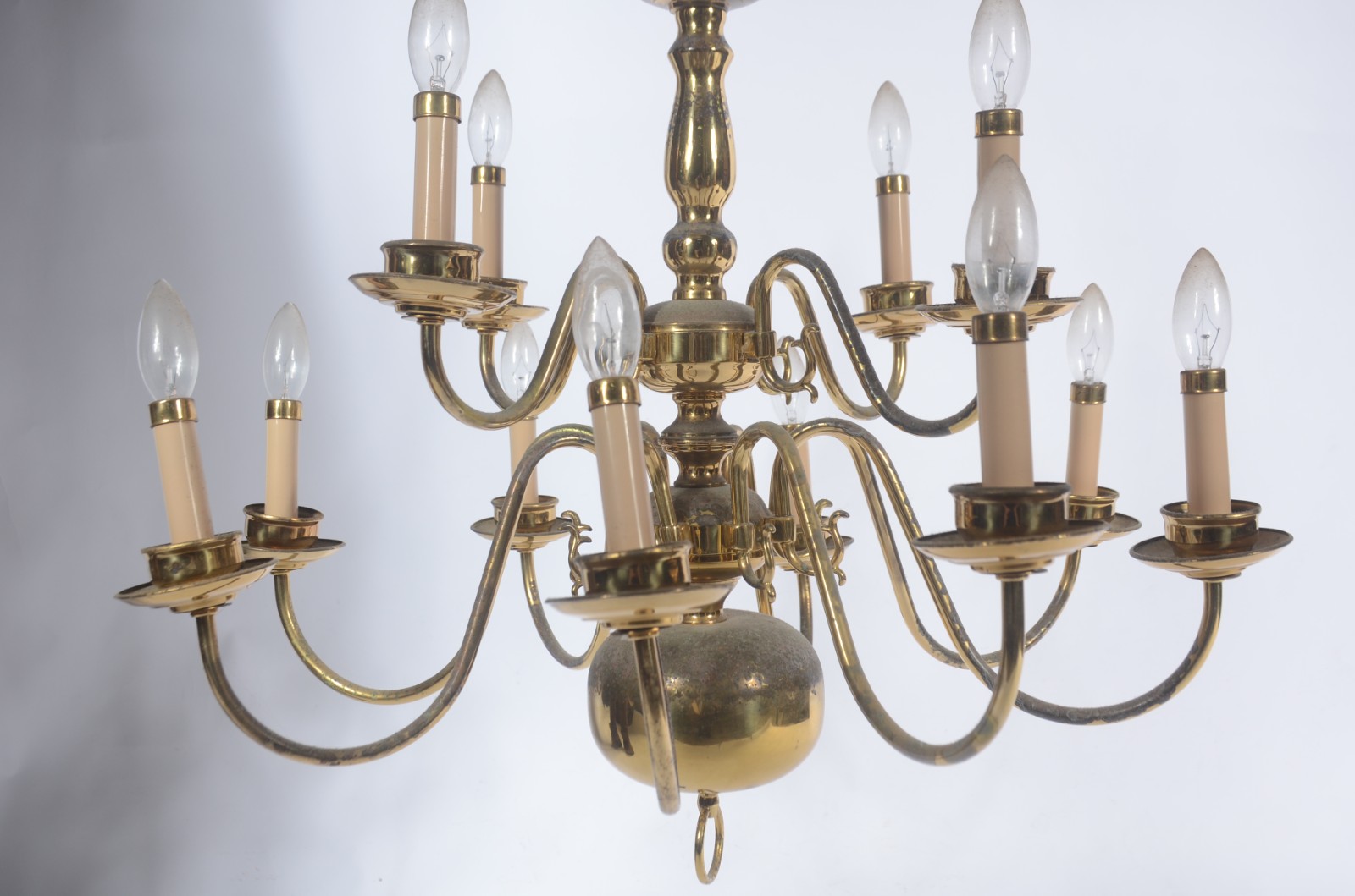 Lustre de metal dourado estilo Holandês. Acompanham par de apliques... - foto 9 de 9