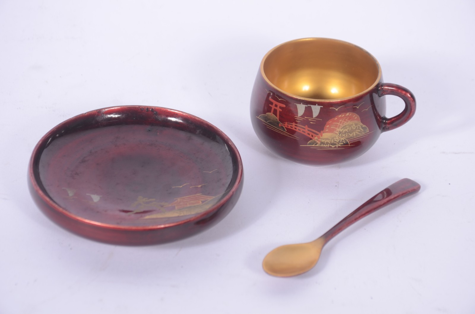 Conjunto com 6 xícaras para café, 6 colherinhas e bandeja de lacca... - foto 7 de 9