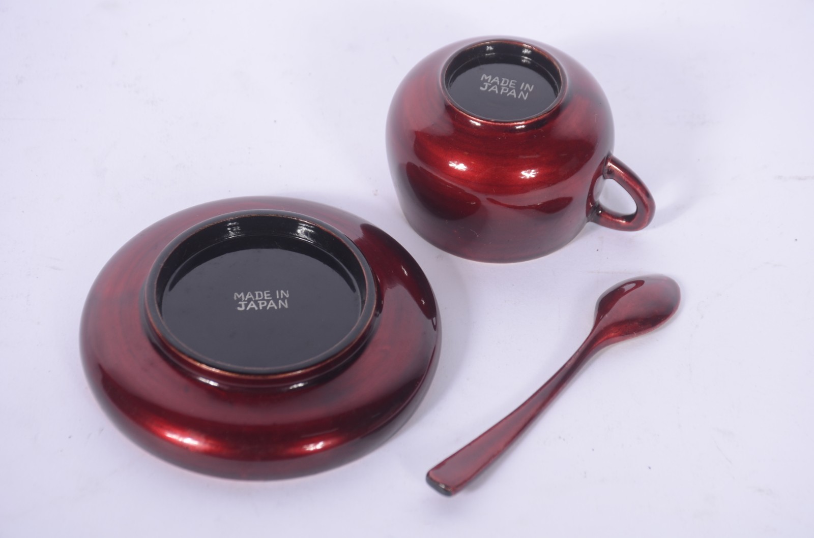 Conjunto com 6 xícaras para café, 6 colherinhas e bandeja de lacca... - foto 8 de 9