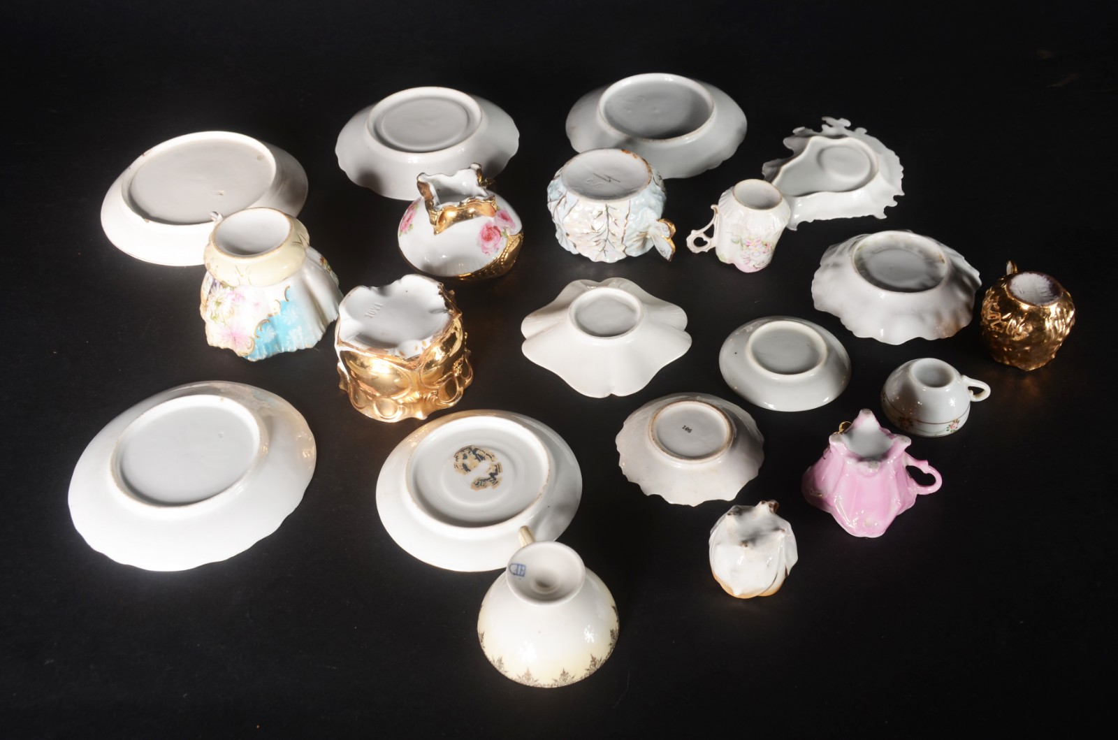 Dez xícaras para chá e café com pires de porcelana de diversas... - foto 7 de 8