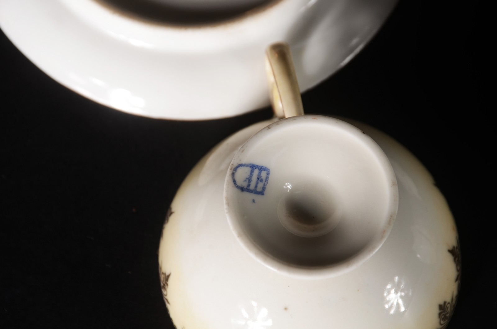Dez xícaras para chá e café com pires de porcelana de diversas... - foto 8 de 8
