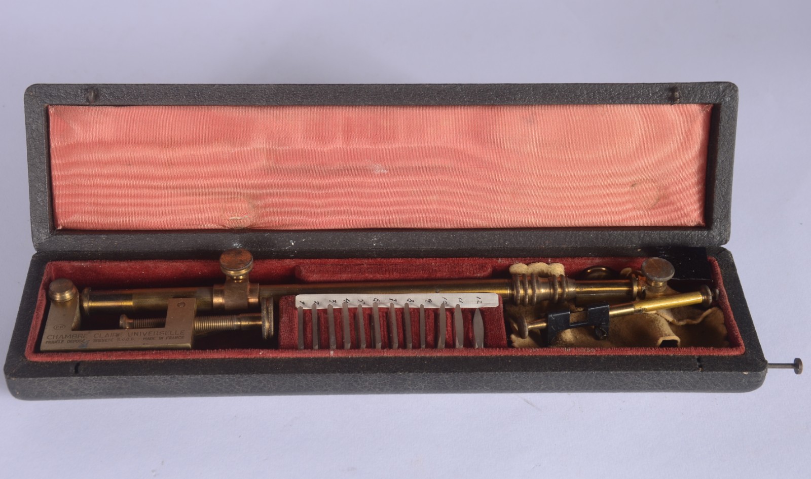 Chambre Claire Universelle - Pequeno microscópio de bronze francês... - foto 1 de 5