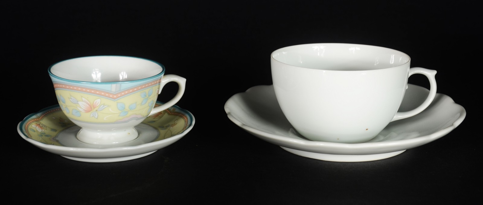 Diversas peças de porcelana, sendo: 12 pratos rasos de porcelana... - foto 2 de 8