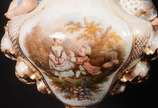 Par de imponentes jarros de porcelana francesa ... - Par de imponentes jarros de porcelana francesa Vieux Paris, decorados com figuras representando as quatro estações, reservas em medalhões com ce...