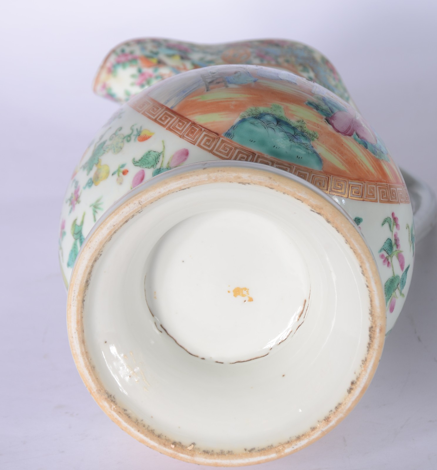 Gomil com bacia de porcelana chinesa da família verde, medalhão com... - foto 9 de 11