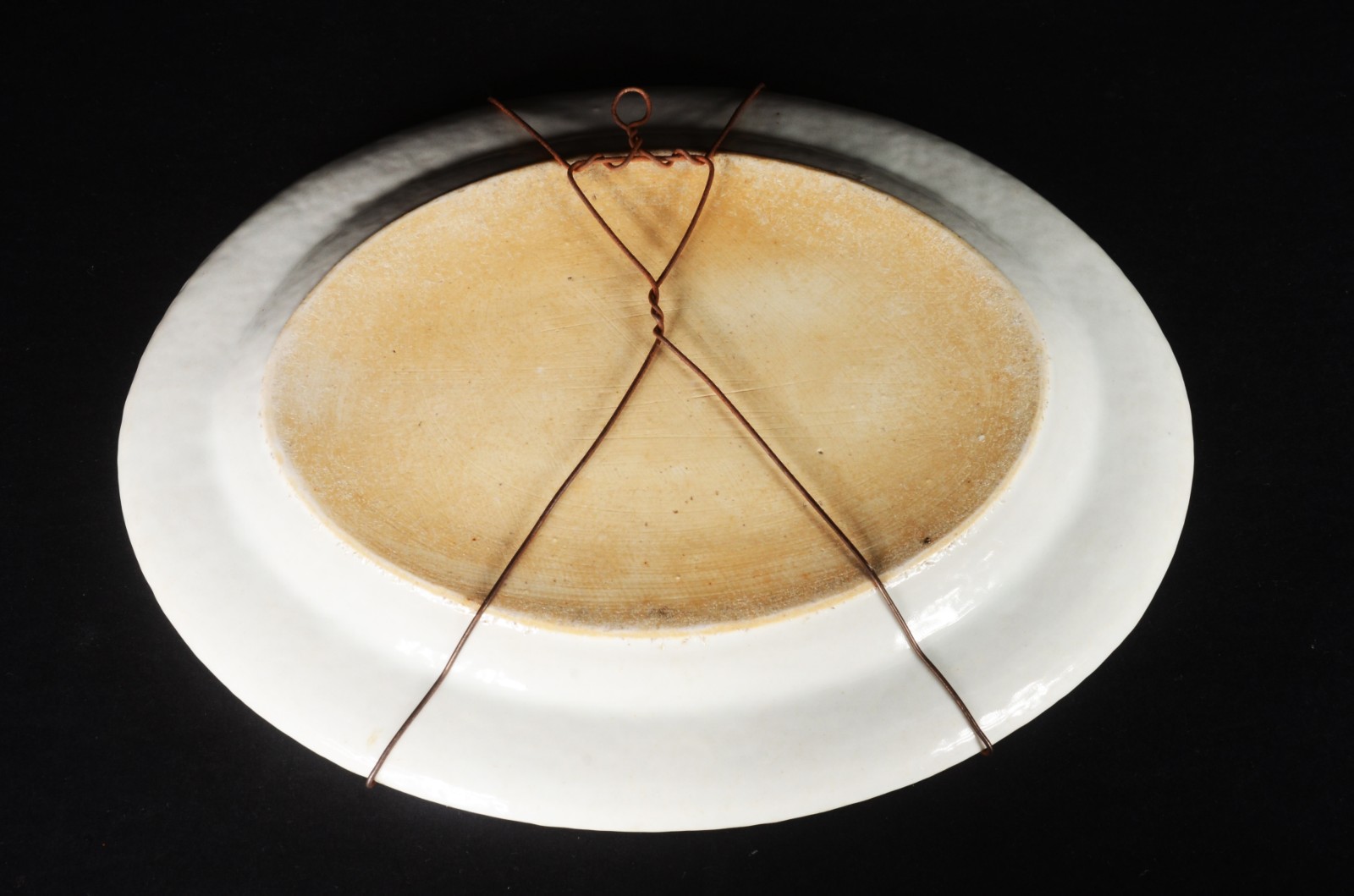 Travessa oval de porcelana oriental, borda com flores policromadas... - foto 6 de 6
