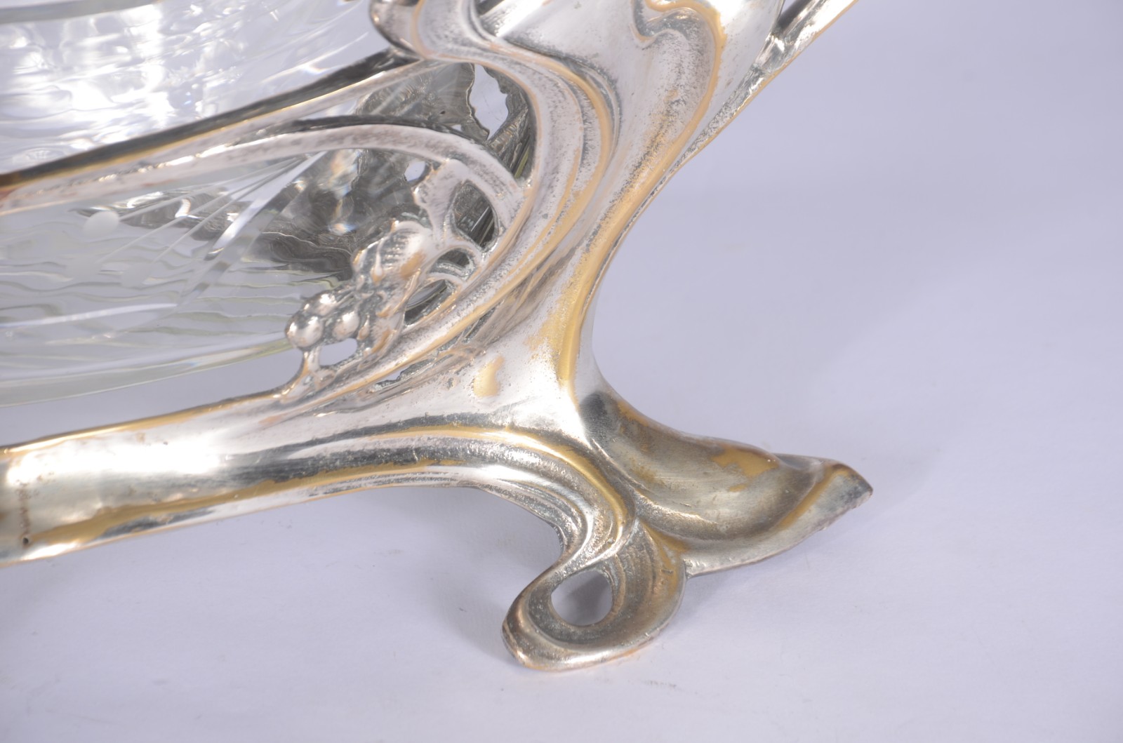Elegante floreira Art Nouveau de metal prateado, feitio navete... - foto 2 de 10