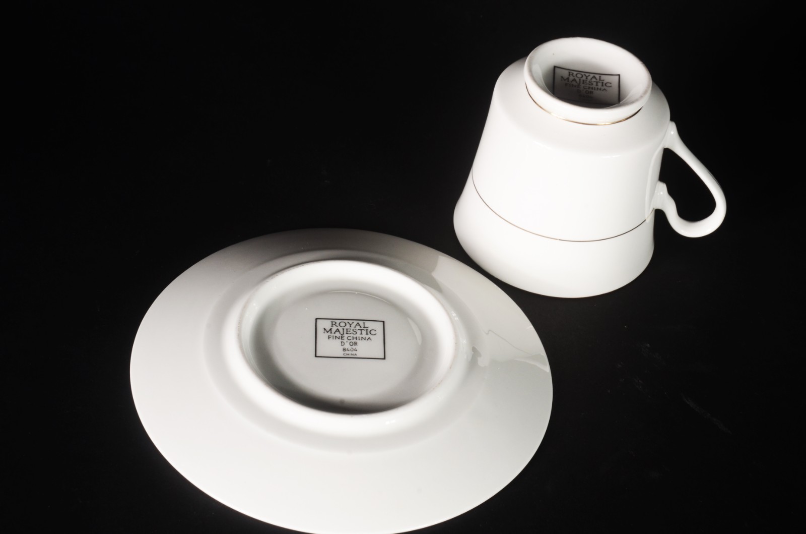 Aparelho de chá de porcelana Royal Majestic, branco com friso... - foto 4 de 8