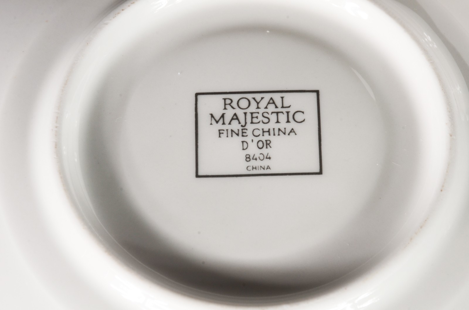 Aparelho de chá de porcelana Royal Majestic, branco com friso... - foto 5 de 8
