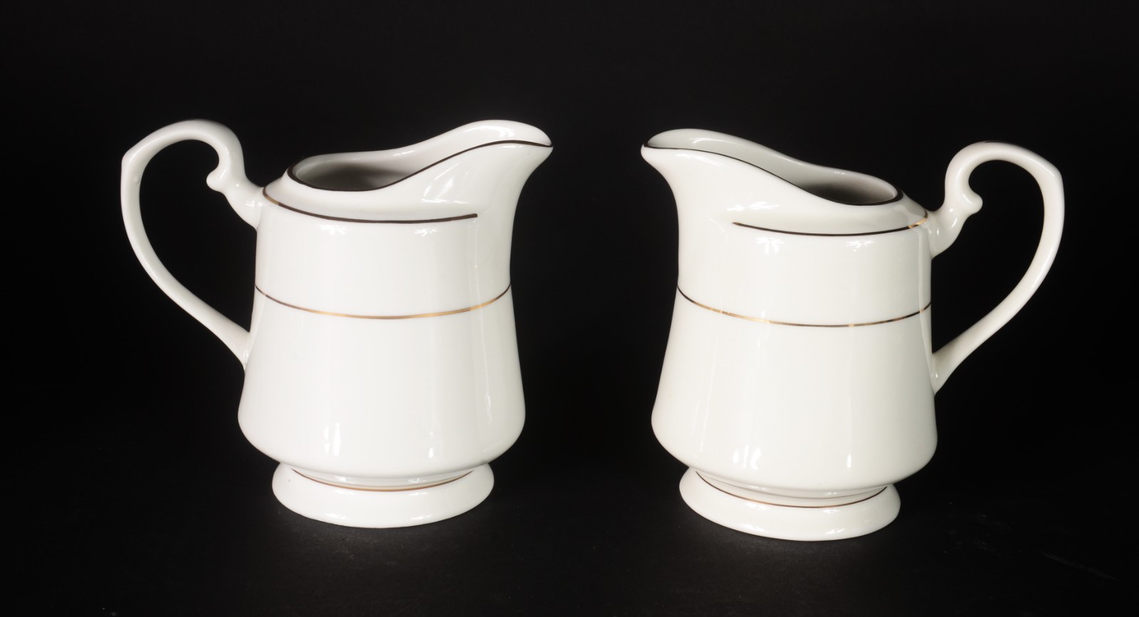 Aparelho de chá de porcelana Royal Majestic, branco com friso... - foto 6 de 8