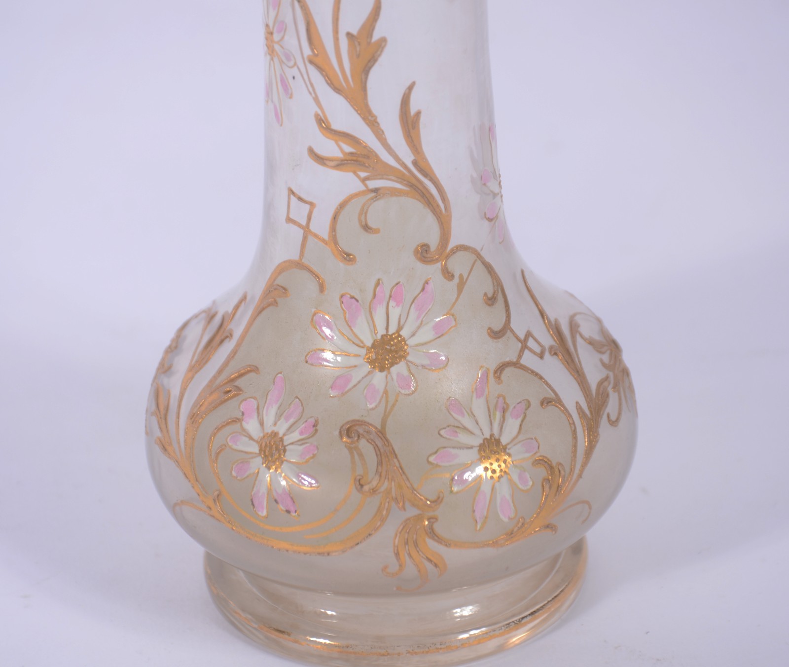 Solifleur de cristal com guirlandas florais realçadas em dourado. - foto 4 de 6