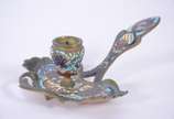 Palmatória de cloisonne e bronze oriental. - Palmatória de cloisonne e bronze oriental.