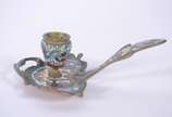 Palmatória de cloisonne e bronze oriental. - Palmatória de cloisonne e bronze oriental.