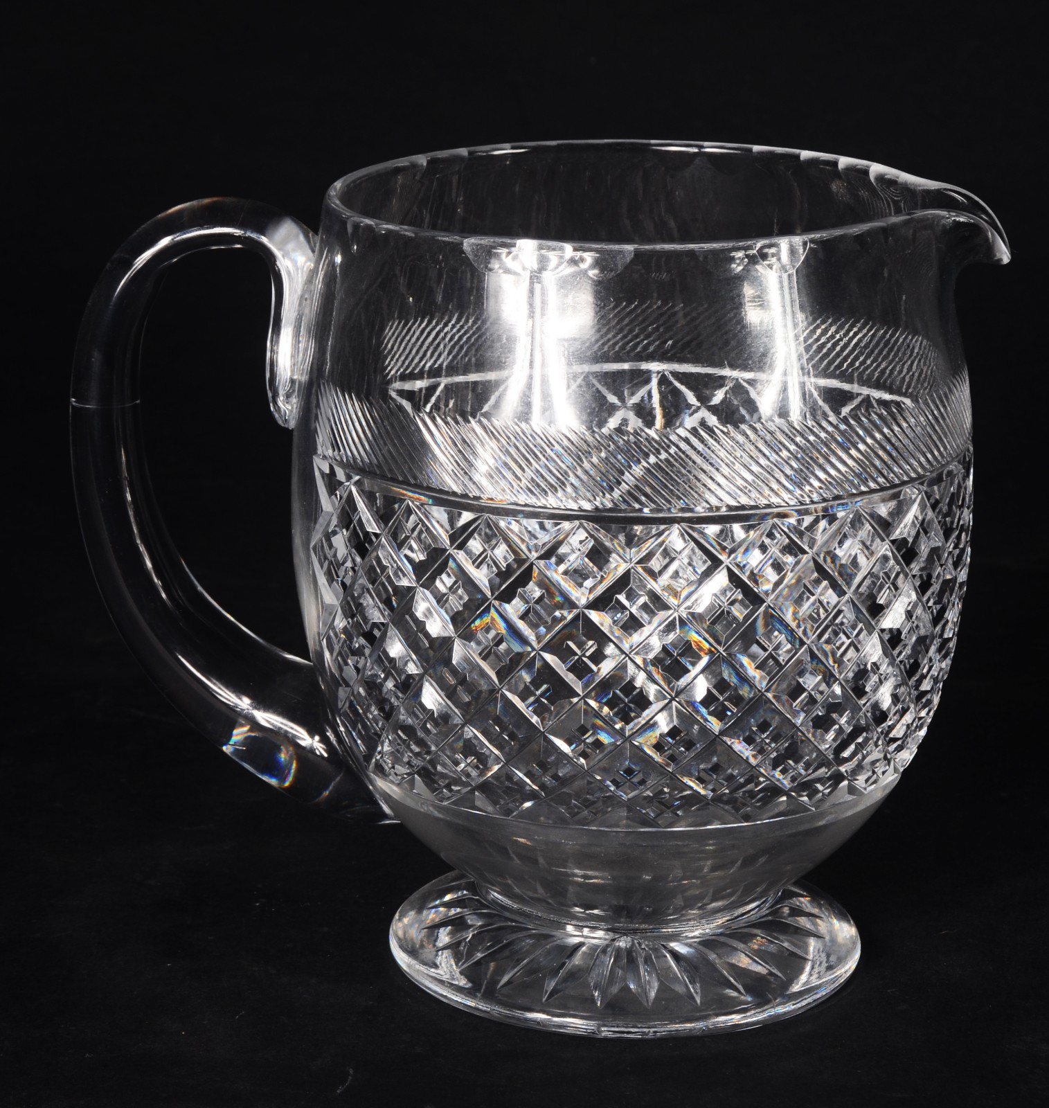Jarra com alça para água de cristal lapidado, possivelmente Baccarat... - foto 3 de 7