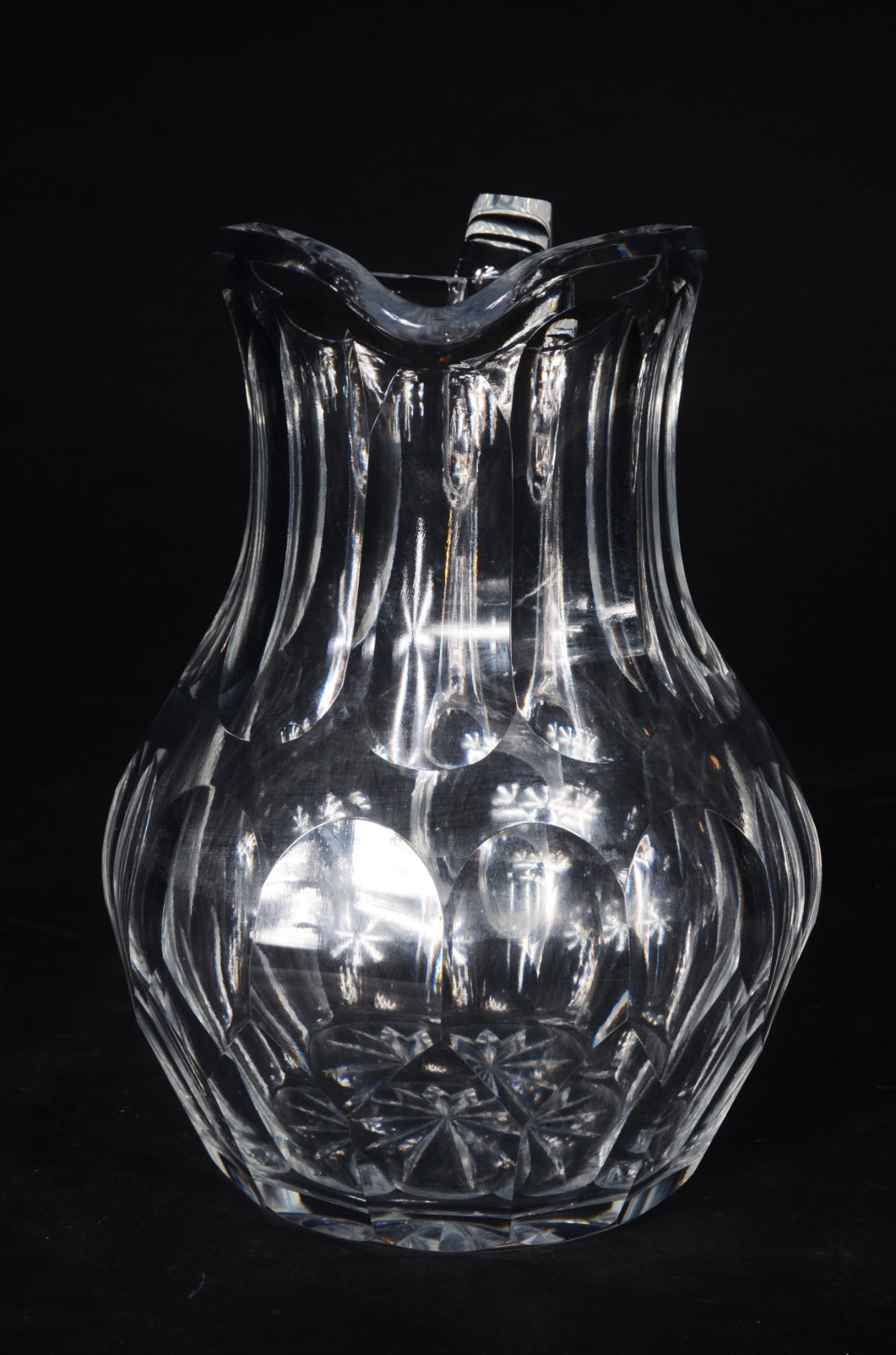 Jarra com alça para água de cristal inglês Webb facetada. Marcada na... - foto 2 de 5