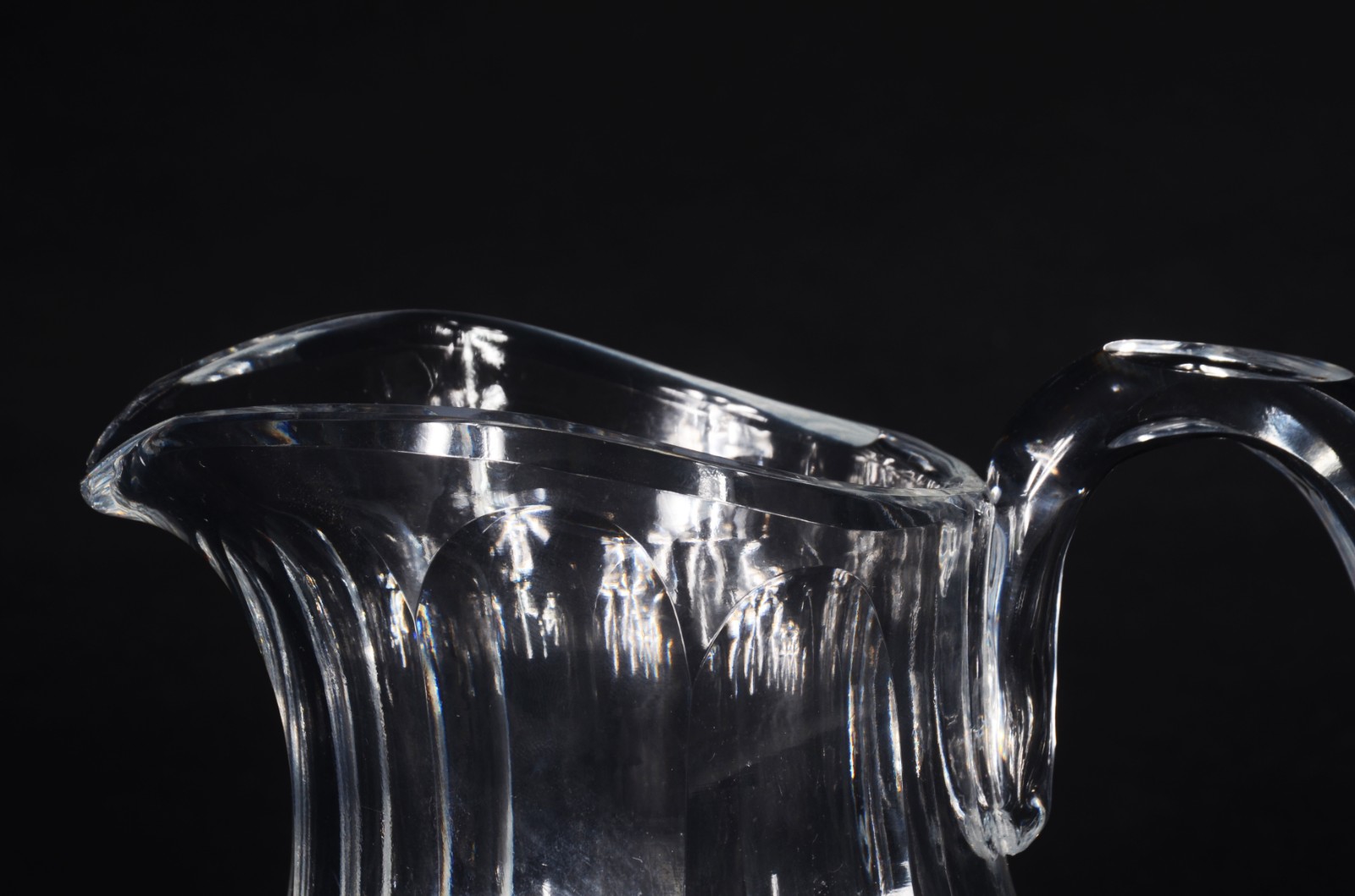 Jarra com alça para água de cristal inglês Webb facetada. Marcada na... - foto 4 de 5