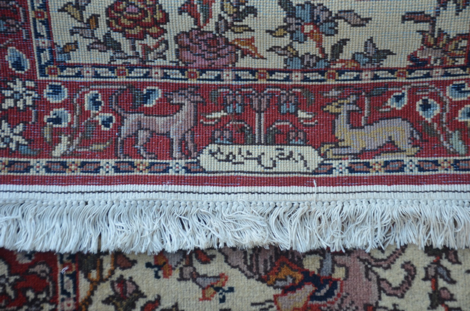 Passadeira indiana Tabriz com tema de caça, assinada. - foto 7 de 8