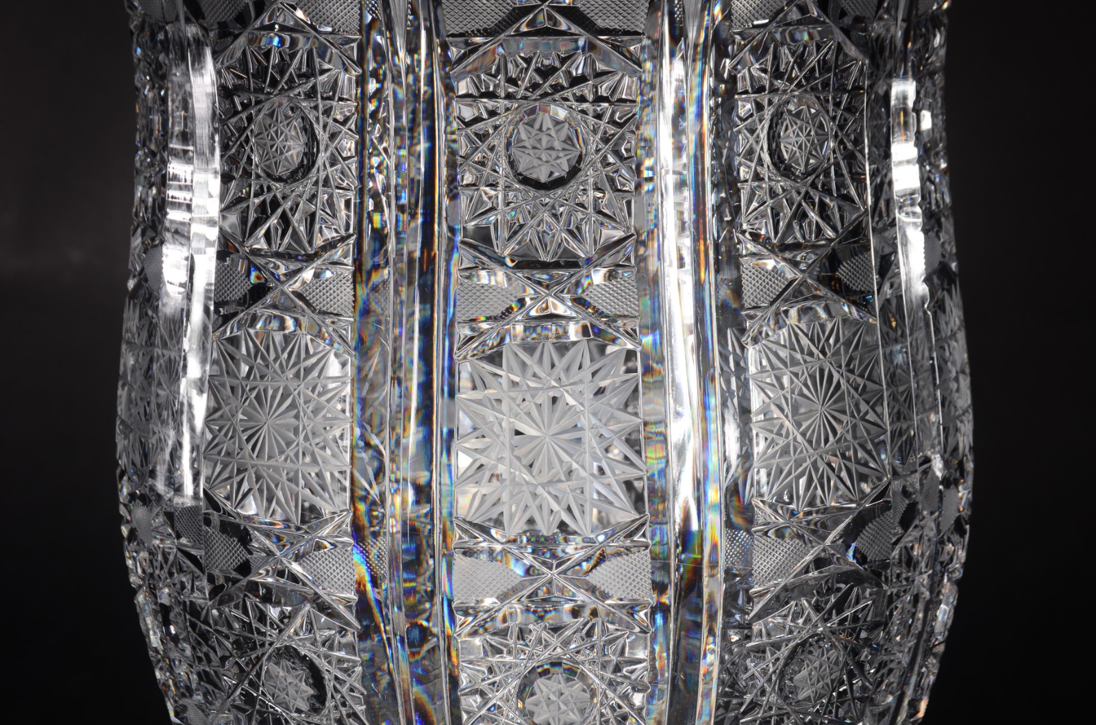 Vaso de cristal tcheco lapidado. Com lascados. - foto 6 de 11