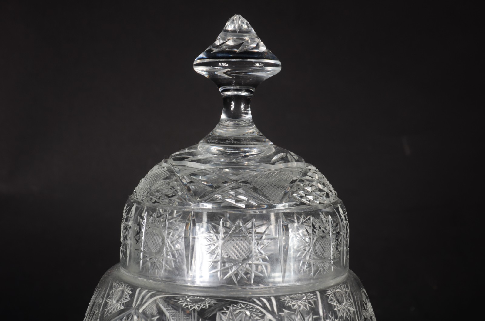Compoteira de cristal tcheco lapidado. - foto 4 de 7