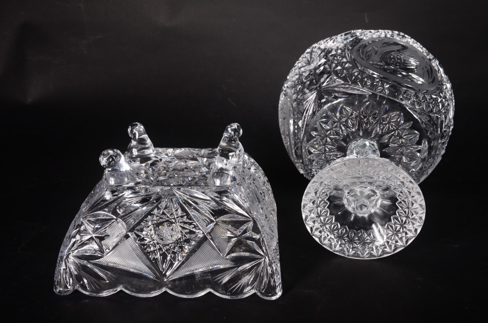 Duas fruteiras de cristal lapidado, sendo uma baixa no feitio... - foto 11 de 11